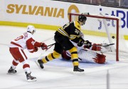 Detroit Red Wings – Boston Bruins, 5 October (30xHQ) Ecf8f2295245560