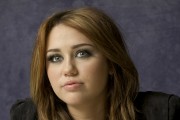 Майли Сайрус (Miley Cyrus) The Last Song press conference portraits by Munawar Hosain (Santa Monica, March 13, 2010) (130xHQ) 54fa70299039311