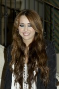 Майли Сайрус (Miley Cyrus) The Last Song press conference portraits by Munawar Hosain (Santa Monica, March 13, 2010) (130xHQ) Eec315299039207