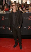 Брэд Питт (Brad Pitt) 'World War Z' New York Premiere, Duffy Square in Times Square (June 17, 2013) - 206xHQ 93b387299069763