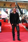 Брэд Питт (Brad Pitt) Attends at the opening of the 35th Annual Moscow International Film Festival in Moscow (June 20, 2013) - 51xHQ 941fe3299067137