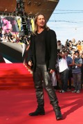 Брэд Питт (Brad Pitt) Attends at the opening of the 35th Annual Moscow International Film Festival in Moscow (June 20, 2013) - 51xHQ 9a4843299066954