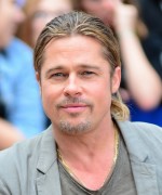 Брэд Питт (Brad Pitt) Appears on Good Morning America Show at ABC Studios in Times Square in NYC (June 17, 2013) - 34xHQ Fc35e6299066289