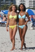 Эммануэла де Паула, Джессика Харт (Jessica Hart, Emanuela de Paula) Bikini Photoshoot on the Beach in Miami - 06.12.2013 -  285 HQ 401894301838364