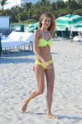Эммануэла де Паула, Джессика Харт (Jessica Hart, Emanuela de Paula) Bikini Photoshoot on the Beach in Miami - 06.12.2013 -  285 HQ D4f151301837944