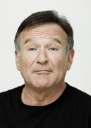 Робин Уильямс (Robin Williams) World's Greatest Dad - Photocall, Los Angeles, 2009 (33xHQ) 9fa605305516250