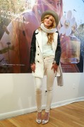 Белла Торн (Bella Thorne) Visits the Marc Jacobs Daisy Tweet Shop (New York, February 07, 2014) (37xHQ) 0b2457306961283