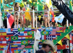 Дженнифер Лопез (Jennifer Lopez) Filming a FIFA World Cup Music Video in Ft. Lauderdale - 2/11/14 - 122 HQ 1e3fea307473993