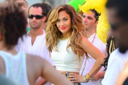 Дженнифер Лопез (Jennifer Lopez) Filming a FIFA World Cup Music Video in Ft. Lauderdale - 2/11/14 - 122 HQ 7d849a307474105