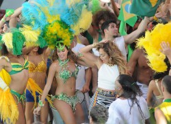 Дженнифер Лопез (Jennifer Lopez) Filming a FIFA World Cup Music Video in Ft. Lauderdale - 2/11/14 - 122 HQ D67ccc307473917