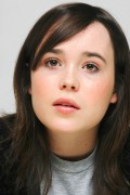 Эллен Пейдж (Ellen Page) Juno Press Conference (06.11.2007) 7a4e6d308166916