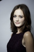 Алексис Бледел (Alexis Bledel) Sebastian Pira Photoshoot 2012 (8xHQ) C67ed8308698056