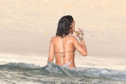 Рианна (Rihanna) On the beach, Barbados, 2013-12-28 (82xHQ) 98f8d7309924494