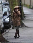 Джери Холливелл (Geri Halliwell) Out and about in North London - 10.02.2014 - 26xHQ Da4f75312666315