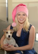 Меган Хилти (Megan Hilty) 2012-12-21 ready for Christmas while posing in New York City (12xHQ) 60a998312861097