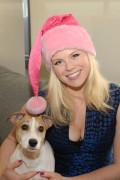 Меган Хилти (Megan Hilty) 2012-12-21 ready for Christmas while posing in New York City (12xHQ) 7e6f58312861072