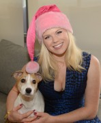 Меган Хилти (Megan Hilty) 2012-12-21 ready for Christmas while posing in New York City (12xHQ) F677d0312861149