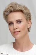 Шарлиз Терон (Charlize Theron) A Million Ways to Die in the West Press Conference, Four Seasons Hotel, Beverly Hills, 2014 - 45xHQ Dc7289316183720