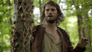 Stills de Jamie Dornan en "New Worlds" ahora en UHQ sin marcas