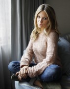 Сиенна Миллер (Sienna Miller) poses for a portrait on Friday, October 5, 2012 in New York (35xHQ) 125a92317738426
