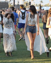 Selena Gomez, Kylie & Kendall Jenner @ Coachella Day 1 04/11/2014