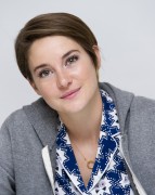 Шейлин Вудли (Shailene Woodley) The Fault In Our Stars press conference portraits by Magnus Sundholm (Beverly Hills, April 14, 2014) (20xHQ) 17da2a321689248