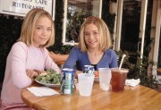 Мэри-Кейт Олсен и Эшли Олсен (Ashley, Mary-Kate Olsen) фото (4xHQ) 90425a321698893