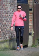 Мелани Чисхолм (Melanie Chisholm) jogging in North London - February 21, 2014 (16xHQ) 940503323179942