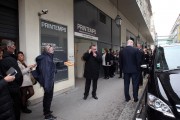 Виктория Бекхэм (Victoria Beckham) 2014-02-28 opens her first shop in shop at Printemps in Paris (56xHQ) 05aecf324354609