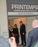 Виктория Бекхэм (Victoria Beckham) 2014-02-28 opens her first shop in shop at Printemps in Paris (56xHQ) 93c98f324354161