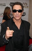 Жан-Клод Ван Дамм (Jean-Claude Van Damme) Spike TV's 6th Annual "Guys Choice" Awards in Los Angeles - June 02, 2012 (21xHQ) 9a6f1d334968949