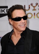 Жан-Клод Ван Дамм (Jean-Claude Van Damme) Spike TV's 6th Annual "Guys Choice" Awards in Los Angeles - June 02, 2012 (21xHQ) E06d42334968954