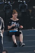Дженнифер Лопез (Jennifer Lopez) Rehearsing for the IHeartRadio Pool Party in Miami Beach - June 28, 2014 - 91xUHQ 62e0ea336189782