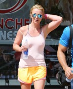 Бритни Спирс (Britney Spears) Leaving the 'Drenched Fitness' in LA, 26.06.2014 (35xHQ) 6dd298336187887