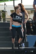Дженнифер Лопез (Jennifer Lopez) Rehearsing for the IHeartRadio Pool Party in Miami Beach - June 28, 2014 - 91xUHQ Bfb266336189500