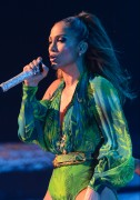 Дженнифер Лопез (Jennifer Lopez) In concert at Foxwoods Casino's Great Theater in Connecticut - June 21, 2014 - 26xUHQ D3f926336189414