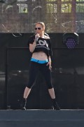 Дженнифер Лопез (Jennifer Lopez) Rehearsing for the IHeartRadio Pool Party in Miami Beach - June 28, 2014 - 91xUHQ 69075d336190098