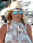Бритни Спирс (Britney Spears) Out grocery shopping in Thousand Oaks, 10.07.2014 (59xHQ) 723e93338625368
