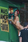 Алессандра Амбросио (Alessandra Ambrosio) photoshoot in Rio 17.07.14 - 113 HQ/MQ 11ccf5340834161