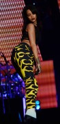 Рианна (Rihanna) on the 1st night of The Monster Tour at the Rose Bowl in Pasada - 08.08.14 - 91 HQ Bde03f344009041