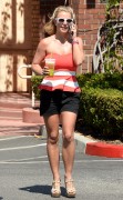 Бритни Спирс (Britney Spears) Starbucks in Thousand Oaks, 11.08.2014 - 79хHQ D3b16c347448930
