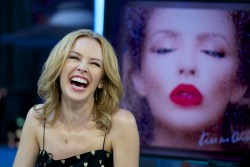 Kylie Minogue - Страница 23 C1e45e348845938