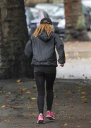 Джери Холливелл (Geri Halliwell) Seen out jogging in Hampstead, 26.08.2014 - 18xHQ 432471349071513