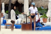 Кара Делевинь и Мишель Родригес (Michelle Rodriguez, Cara Delevigne) at beach in Cancún, Mexico, 2014.03.28 (58xHQ) 948290349072423