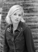 Элиша Катберт (Elisha Cuthbert) Mitch Stone Photoshoot - 13xHQ 5bbdbb349885698