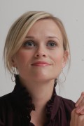 Риз Уизерспун (Reese Witherspoon) Four Christmases press conference portraits by Munawar Hosain , Beverly Hills - 16.11.2008 (74xHQ) 54bc5c355596458