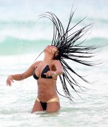 Мелани Браун, Стефен Белафонте (Melanie Brown, Stephen Belafonte) Bikini candids on the beach in Mexico - 07.09.14 (39хHQ) 667d7b356857594