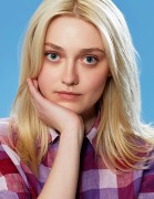 Дакота Фаннинг (Dakota Fanning) Uniqlo SpringSummer 2013 - 4xHQ  741f77357055592