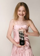 Дакота Фаннинг (Dakota Fanning) 9th Annual Young Hollywood Awards 2007 Portraits (4xHQ) 261463357067049