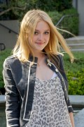 Дакота Фаннинг (Dakota Fanning) "The Runaways" press conference (Luxe hotel, Sunset Boulevard in Los Angeles, 2010-03-11) 40d058357067057